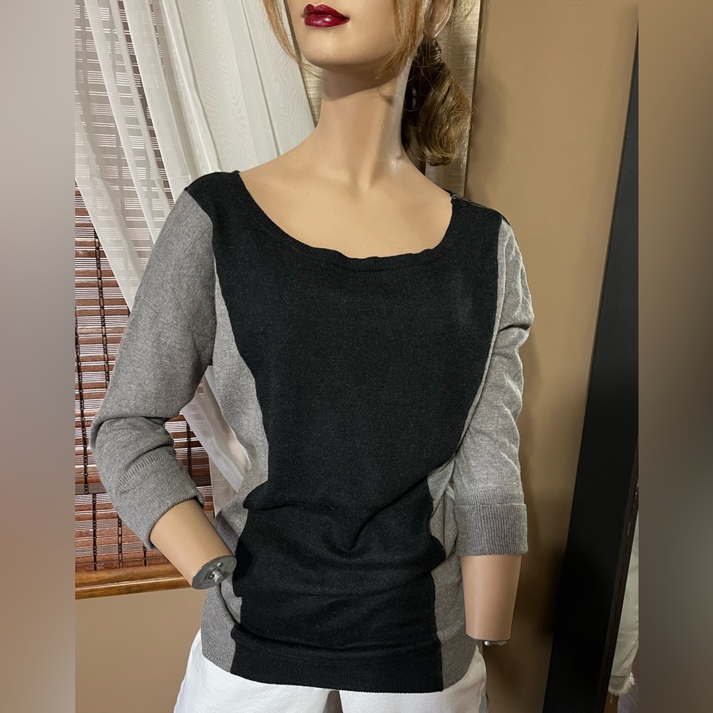 Loft Lightweight Sweater Black Grey Medium